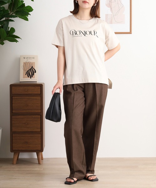BRODIAEA(ブローディア)の「BRODIAEA BONJOURロゴプリント半袖Tシャツ【日本製】(Tシャツ/カットソー・レディース・オレンジ/グリーン/ライトベージュ/オフホワイト/ネイビー・40)」の13枚目の写真