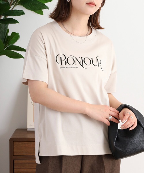 BRODIAEA(ブローディア)の「BRODIAEA BONJOURロゴプリント半袖Tシャツ【日本製】(Tシャツ/カットソー・レディース・オレンジ/グリーン/ライトベージュ/オフホワイト/ネイビー・40)」の11枚目の写真