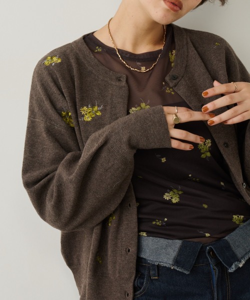 Unitage(ユニテージ)の「フラワー刺繍カーディガン(カーディガン/ボレロ・レディース・アイボリー/ブラウン/チャコールグレー・FREE)」の3枚目の写真