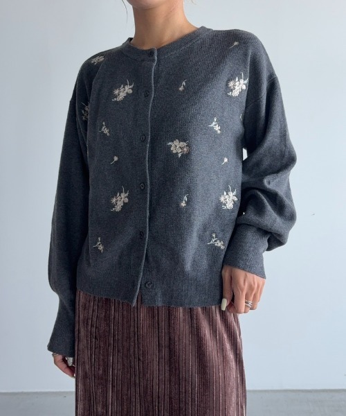 Unitage(ユニテージ)の「フラワー刺繍カーディガン(カーディガン/ボレロ・レディース・アイボリー/ブラウン/チャコールグレー・FREE)」の17枚目の写真