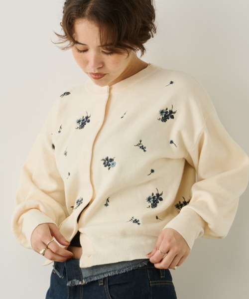 Unitage(ユニテージ)の「フラワー刺繍カーディガン(カーディガン/ボレロ・レディース・アイボリー/ブラウン/チャコールグレー・FREE)」の13枚目の写真