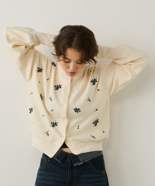 Unitage(ユニテージ)の「フラワー刺繍カーディガン(カーディガン/ボレロ・レディース・アイボリー/ブラウン/チャコールグレー・FREE)」の12枚目の写真