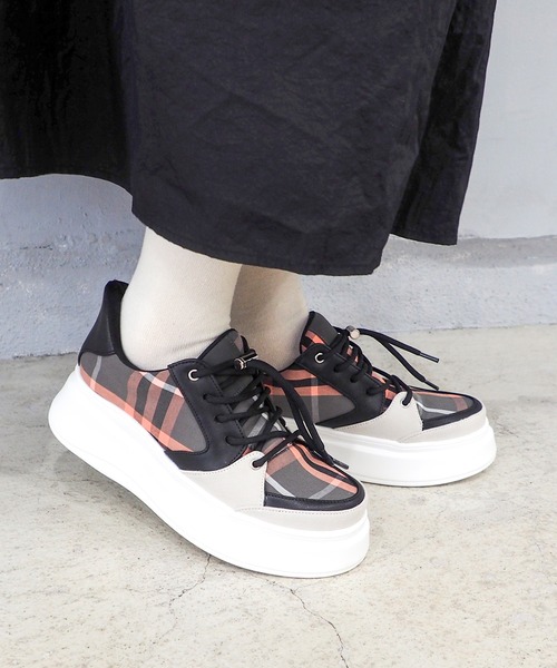 byあしながおじさん（バイアシナガオジサン）の「HANDSFREE｜厚底スニーカー　8490115（スニーカー・レディース・ベージュ/ブラック×ホワイト/ブラック×ピンク・22.5cm/23cm/23.5cm/24cm/24.5cm）」の12枚目の写真