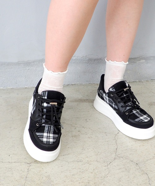 byあしながおじさん（バイアシナガオジサン）の「HANDSFREE｜厚底スニーカー　8490115（スニーカー・レディース・ベージュ/ブラック×ホワイト/ブラック×ピンク・22.5cm/23cm/23.5cm/24cm/24.5cm）」の8枚目の写真