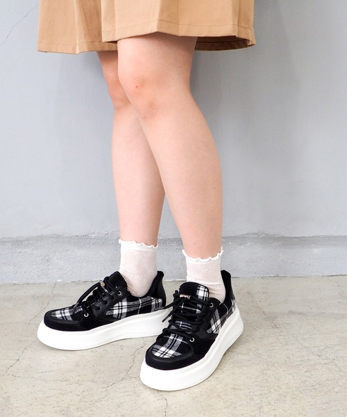 byあしながおじさん（バイアシナガオジサン）の「HANDSFREE｜厚底スニーカー　8490115（スニーカー・レディース・ベージュ/ブラック×ホワイト/ブラック×ピンク・22.5cm/23cm/23.5cm/24cm/24.5cm）」の9枚目の写真