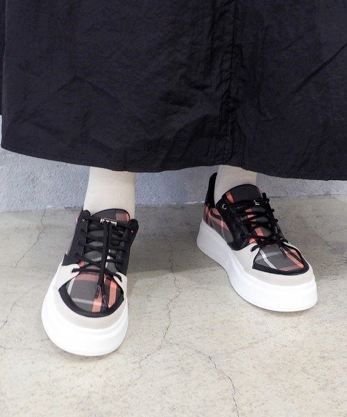 byあしながおじさん（バイアシナガオジサン）の「HANDSFREE｜厚底スニーカー　8490115（スニーカー・レディース・ベージュ/ブラック×ホワイト/ブラック×ピンク・22.5cm/23cm/23.5cm/24cm/24.5cm）」の13枚目の写真