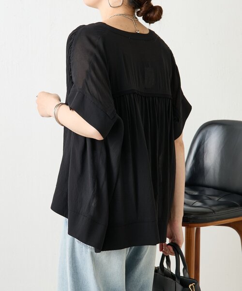 Jena espace merveilleux（ジェナ　エスパスメルヴェイユ）の「ニットラインギャザーシャツ（シャツ/ブラウス・レディース・パープル/ブラック/ベージュ・FREE）」の5枚目の写真