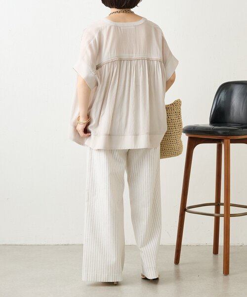 Jena espace merveilleux（ジェナ　エスパスメルヴェイユ）の「ニットラインギャザーシャツ（シャツ/ブラウス・レディース・パープル/ブラック/ベージュ・FREE）」の9枚目の写真