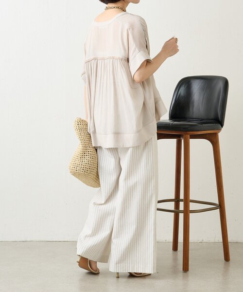 Jena espace merveilleux（ジェナ　エスパスメルヴェイユ）の「ニットラインギャザーシャツ（シャツ/ブラウス・レディース・パープル/ブラック/ベージュ・FREE）」の10枚目の写真