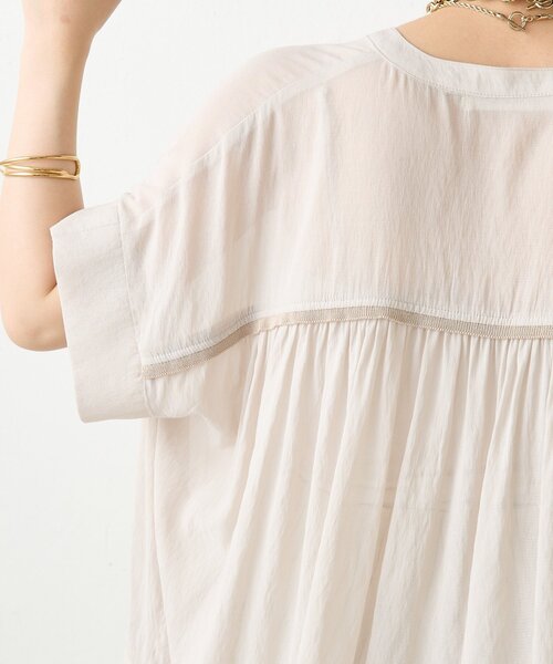 Jena espace merveilleux（ジェナ　エスパスメルヴェイユ）の「ニットラインギャザーシャツ（シャツ/ブラウス・レディース・パープル/ブラック/ベージュ・FREE）」の15枚目の写真