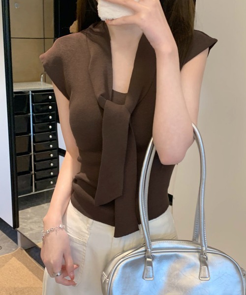 Miniministore(ミニミニストア)の「ボウタイサマーニット Vネックトップス(Tシャツ/カットソー・レディース・オレンジ/ブラック/ブラウン/アイボリー/ブラウン系・FREE)」の15枚目の写真