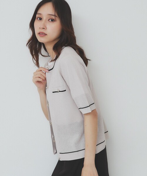 index(インデックス)の「バイカラー半袖カーディガン【洗える/抗ピル】(カーディガン/ボレロ・レディース・グリーン系5/ベージュ系その他7/ホワイト系9/ネイビー系4/ブラック系7・36/38/40/42)」の4枚目の写真