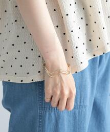 ウェーブバングル