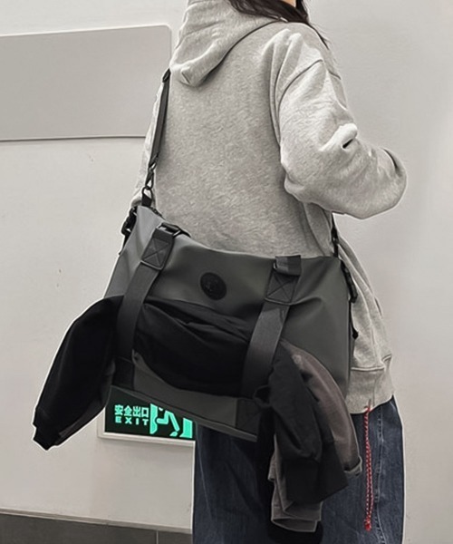 blackdia ocean（ブラックダイヤオーシャン）の「blackdia ocean 2タイプ ショルダー ボストンバッグ（ボストンバッグ・レディース・ブラック/グレー系その他/ブラック系その他/オフホワイト/ライトブラウン/ピンク/ピンク系その他・FREE）」の4枚目の写真