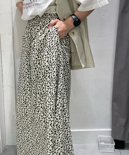 Right-on（ライトオン）の「【HONEYSUCKLE ROSE】レオパード柄スカート（スカート・レディース・ダークグレー/キナリ・M/L/S）」の10枚目の写真