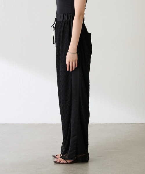 COLLAGE GALLARDAGALANTE（コラージュガリャルダガランテ）の「レースワイドパンツ（その他パンツ・レディース・ブラック/オフホワイト・FREE）」の9枚目の写真