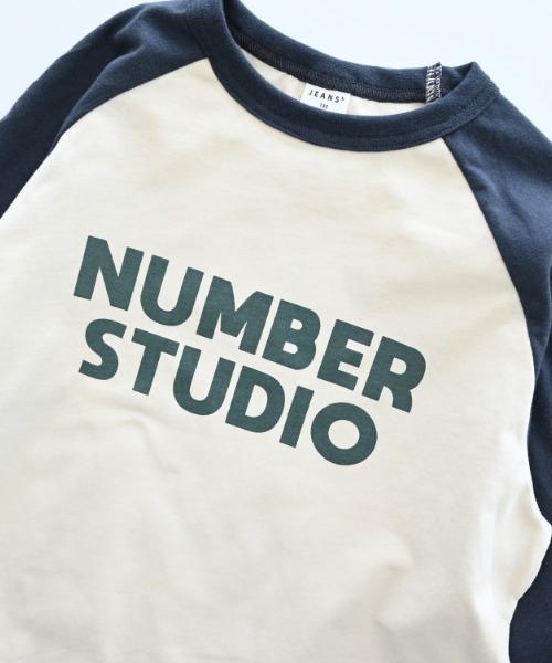 jeans-b（ジーンズベー）の「jeans-b/ジーンズベー NUMBER STUDIO　ロングTシャツ（Tシャツ/カットソー・キッズ・ベージュ/サンドベージュ/オフホワイト・160cm/150cm/140cm/130cm）」の22枚目の写真