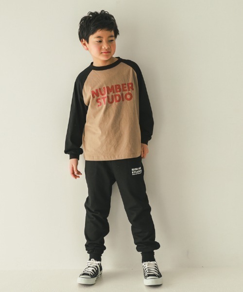 jeans-b（ジーンズベー）の「jeans-b/ジーンズベー NUMBER STUDIO　ロングTシャツ（Tシャツ/カットソー・キッズ・ベージュ/サンドベージュ/オフホワイト・160cm/150cm/140cm/130cm）」の8枚目の写真