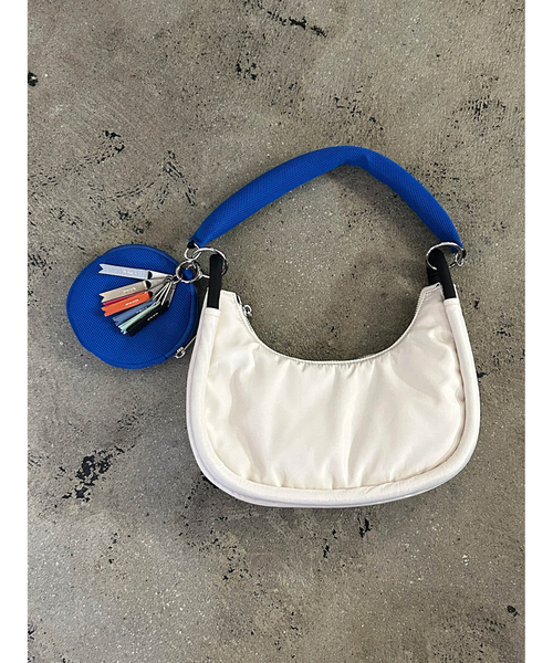 cheek(BAG)(チーク)の「【cheek】round 2WAY shoulder 2WAY ハーフムーン型 ワンハンドバッグ(ハンドバッグ・レディース・グレー/ブラック/ホワイト・フリー)」の6枚目の写真