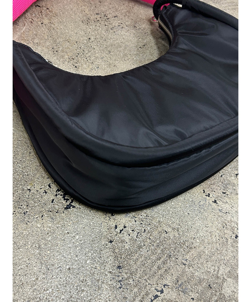 cheek(BAG)(チーク)の「【cheek】round 2WAY shoulder 2WAY ハーフムーン型 ワンハンドバッグ(ハンドバッグ・レディース・グレー/ブラック/ホワイト・フリー)」の11枚目の写真