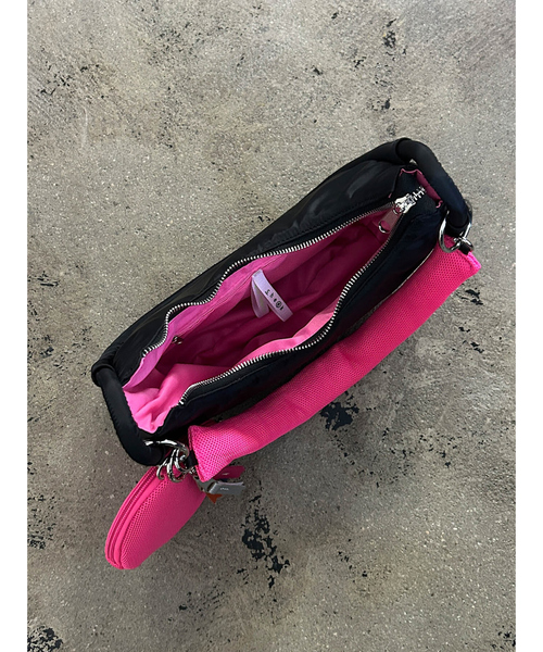 cheek(BAG)(チーク)の「【cheek】round 2WAY shoulder 2WAY ハーフムーン型 ワンハンドバッグ(ハンドバッグ・レディース・グレー/ブラック/ホワイト・フリー)」の14枚目の写真