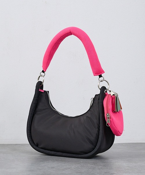 cheek(BAG)(チーク)の「【cheek】round 2WAY shoulder 2WAY ハーフムーン型 ワンハンドバッグ(ハンドバッグ・レディース・グレー/ブラック/ホワイト・フリー)」の2枚目の写真