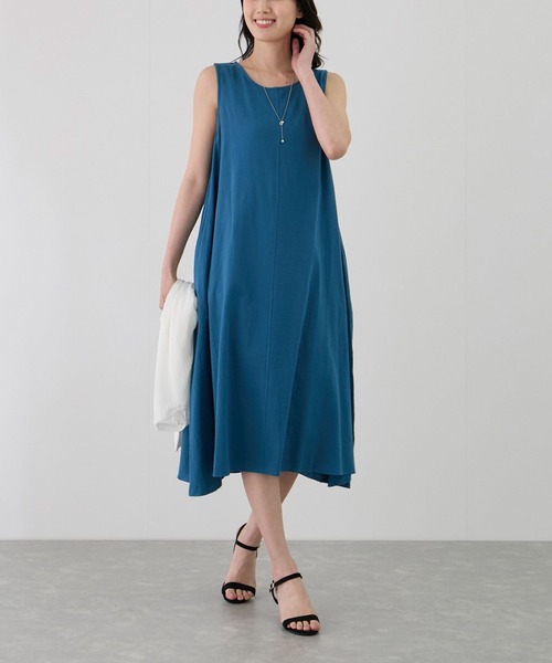 Jayro（ジャイロ）の「Aラインノースリーブワンピース（ワンピース・レディース・ベージュ/ブラック/レッド/グリーン/ターコイズブルー/イエロー系その他6・FREE）」の4枚目の写真