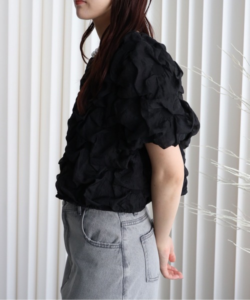 YENNA(イェンナ)の「フクレデザインカットソー(シャツ/ブラウス・レディース・ブラック/ホワイト・FREE)」の17枚目の写真