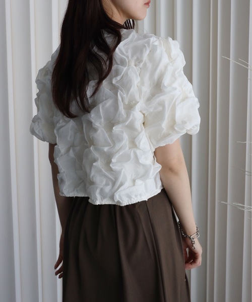 YENNA(イェンナ)の「フクレデザインカットソー(シャツ/ブラウス・レディース・ブラック/ホワイト・FREE)」の8枚目の写真