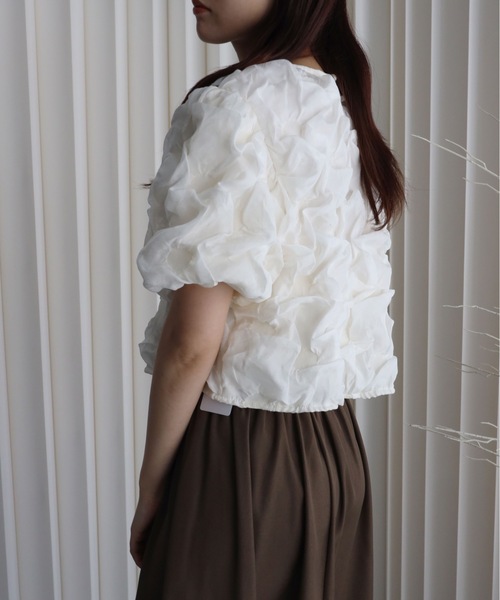 YENNA(イェンナ)の「フクレデザインカットソー(シャツ/ブラウス・レディース・ブラック/ホワイト・FREE)」の10枚目の写真