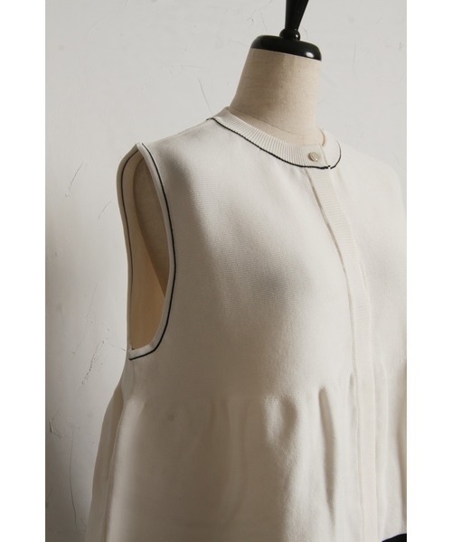 &. NOSTALGIA（アンドドットノスタルジア）の「【ZOZO限定】配色ペプラムノースリニット（ニット/セーター・レディース・グレー/ブラック/ホワイト・M）」の16枚目の写真