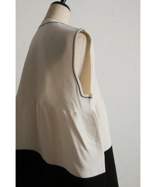 &. NOSTALGIA（アンドドットノスタルジア）の「【ZOZO限定】配色ペプラムノースリニット（ニット/セーター・レディース・グレー/ブラック/ホワイト・M）」の18枚目の写真