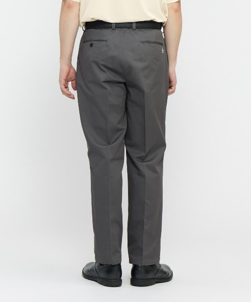 penguin BY MUNSINGWEAR(ペンギン バイ マンシングウェア)の「【STYLE M1A-2】COTTON CHINO 2タックパンツ ゴルフウェア(チノパンツ・メンズ・グレー/ベージュ・L/XL/M)」の6枚目の写真