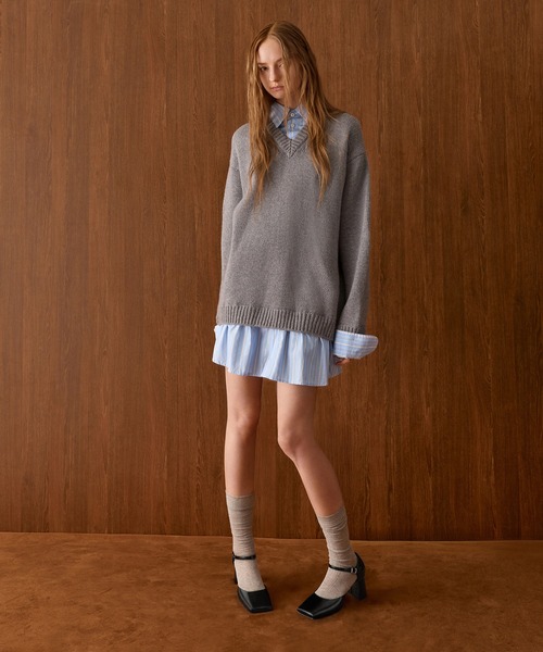 CHARLES & KEITH(チャールズ & キース)の「Patricia パトリシア パテントスクエアトゥドルセイアンクルストラップパンプス(パンプス・レディース・ブラック系その他6/バーガンディー・22.5cm/23.5cm/24.5cm/25cm/23cm)」の6枚目の写真