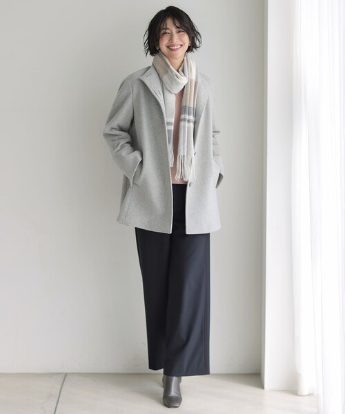 J.PRESS Ladies(J.プレス レディス)の「ショートビーバー ミディ丈 スタンドカラー コート(その他アウター・レディース・グレー系/ダルブルー系/ベージュ系/ライトグレー系・S/XS)」の8枚目の写真