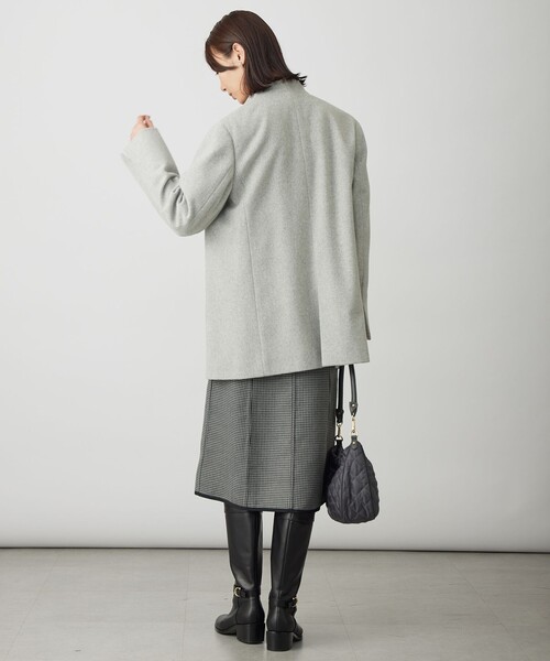 J.PRESS Ladies(J.プレス レディス)の「ショートビーバー ミディ丈 スタンドカラー コート(その他アウター・レディース・グレー系/ダルブルー系/ベージュ系/ライトグレー系・S/XS)」の21枚目の写真