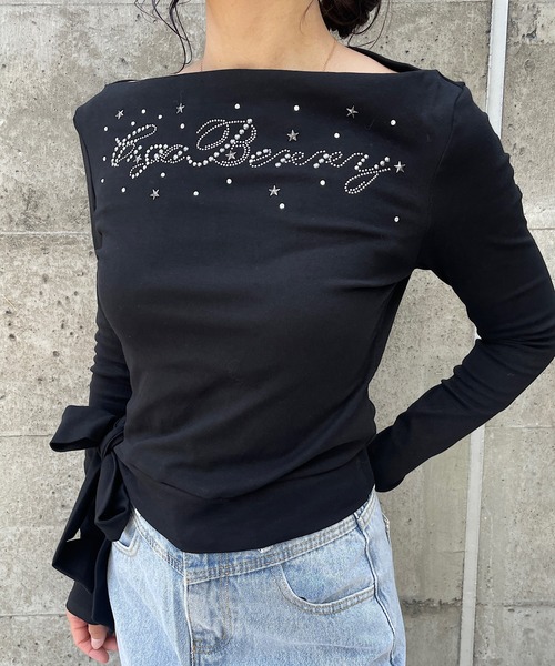 ROGER AND RAW(ロジャーアンドロウ)の「スタッズ&ラインストーンロゴオフショル長袖トップス(Tシャツ/カットソー・レディース・ブラック/カーキ/ホワイト/ブラウン・FREE)」の21枚目の写真