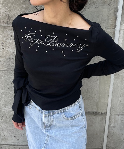 ROGER AND RAW(ロジャーアンドロウ)の「スタッズ&ラインストーンロゴオフショル長袖トップス(Tシャツ/カットソー・レディース・ブラック/カーキ/ホワイト/ブラウン・FREE)」の15枚目の写真