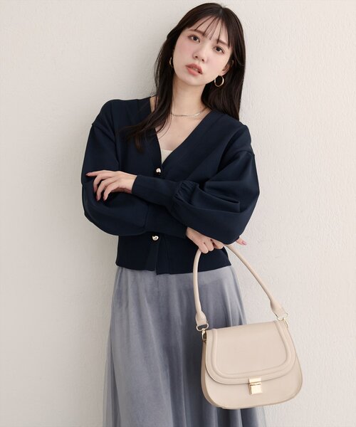 natural couture(ナチュラルクチュール)の「【WEB限定】コロンボタンVネックカーデ(カーディガン/ボレロ・レディース・ブラウン/ネイビー/アイボリー/ブルー・FREE)」の17枚目の写真