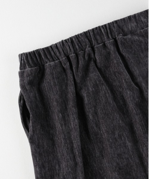 Right-on（ライトオン）の「【HONEYSUCKLE ROSE】シェニールスカート(ウエストゴム・ストレッチ・秋カラー・体型を拾いにくい・親子でお揃い）（スカート・レディース・ダークグレー/ブラウン/オフホワイト・M/S/L）」の7枚目の写真