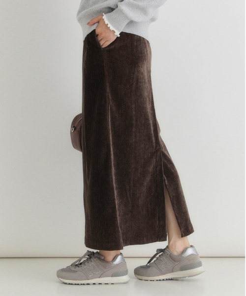 Right-on（ライトオン）の「【HONEYSUCKLE ROSE】シェニールスカート(ウエストゴム・ストレッチ・秋カラー・体型を拾いにくい・親子でお揃い）（スカート・レディース・ダークグレー/ブラウン/オフホワイト・M/S/L）」の13枚目の写真