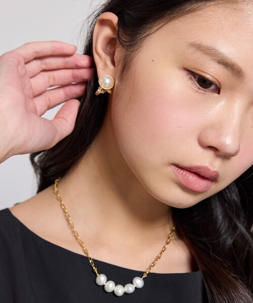 TOCCA（トッカ）の「WITH FLORA 2WAY EARRINGS イヤリング（イヤリング・レディース・シルバー系/ゴールド系・F）」の5枚目の写真