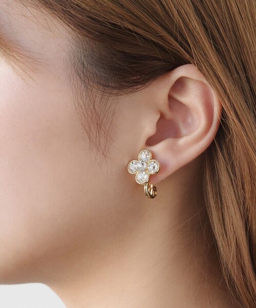 TOCCA（トッカ）の「WITH FLORA 2WAY EARRINGS イヤリング（イヤリング・レディース・シルバー系/ゴールド系・F）」の3枚目の写真