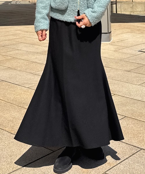 JENNE(ジェンヌ)の「シンプルバイアススカート(スカート・レディース・ブラック/グレー・SMALL/MEDIUM/LARGE)」の2枚目の写真