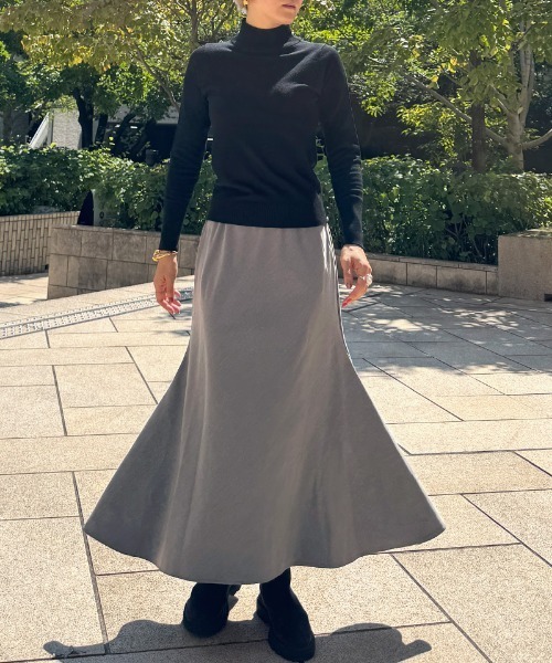 JENNE(ジェンヌ)の「シンプルバイアススカート(スカート・レディース・ブラック/グレー・SMALL/MEDIUM/LARGE)」の19枚目の写真