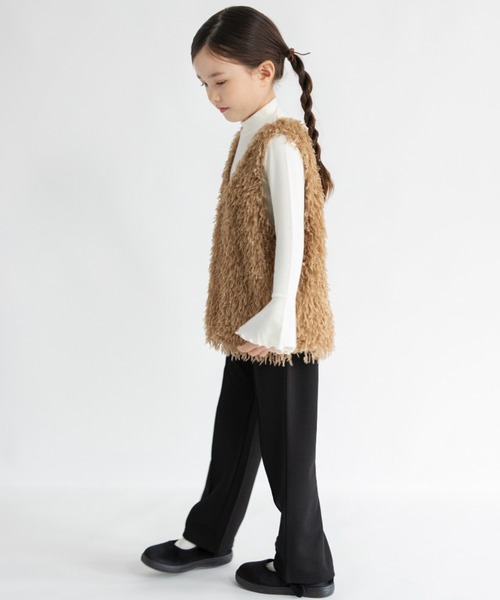 BRANSHES（ブランシェス）の「【プチレディ】シャギーベスト付きトップスセット（Tシャツ/カットソー・キッズ・アイボリー/ブラック・100/140/120/150/130/110/90）」の4枚目の写真