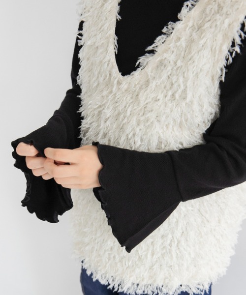 BRANSHES（ブランシェス）の「【プチレディ】シャギーベスト付きトップスセット（Tシャツ/カットソー・キッズ・アイボリー/ブラック・100/140/120/150/130/110/90）」の7枚目の写真