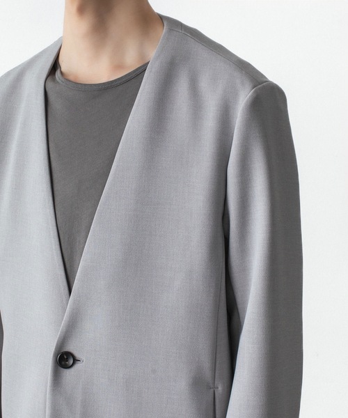 ATTACHMENT(アタッチメント)の「PE ストレッチ ダブルクロス カラーレス JKT / PE STRETCH DOUBLE CLOTH COLLARLESS JKT(ノーカラージャケット・メンズ・ライトグレー/ブラック/ダークブラウン・2)」の9枚目の写真