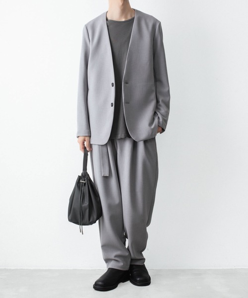 ATTACHMENT(アタッチメント)の「PE ストレッチ ダブルクロス カラーレス JKT / PE STRETCH DOUBLE CLOTH COLLARLESS JKT(ノーカラージャケット・メンズ・ライトグレー/ブラック/ダークブラウン・2)」の12枚目の写真
