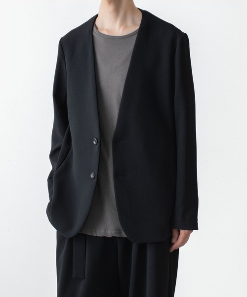 ATTACHMENT(アタッチメント)の「PE ストレッチ ダブルクロス カラーレス JKT / PE STRETCH DOUBLE CLOTH COLLARLESS JKT(ノーカラージャケット・メンズ・ライトグレー/ブラック/ダークブラウン・2)」の14枚目の写真